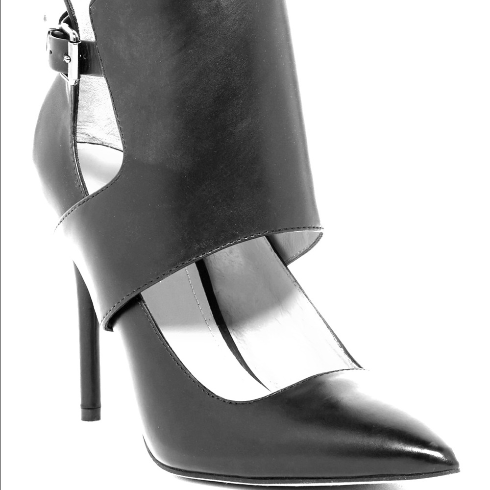 Kenneth Cole Pumps